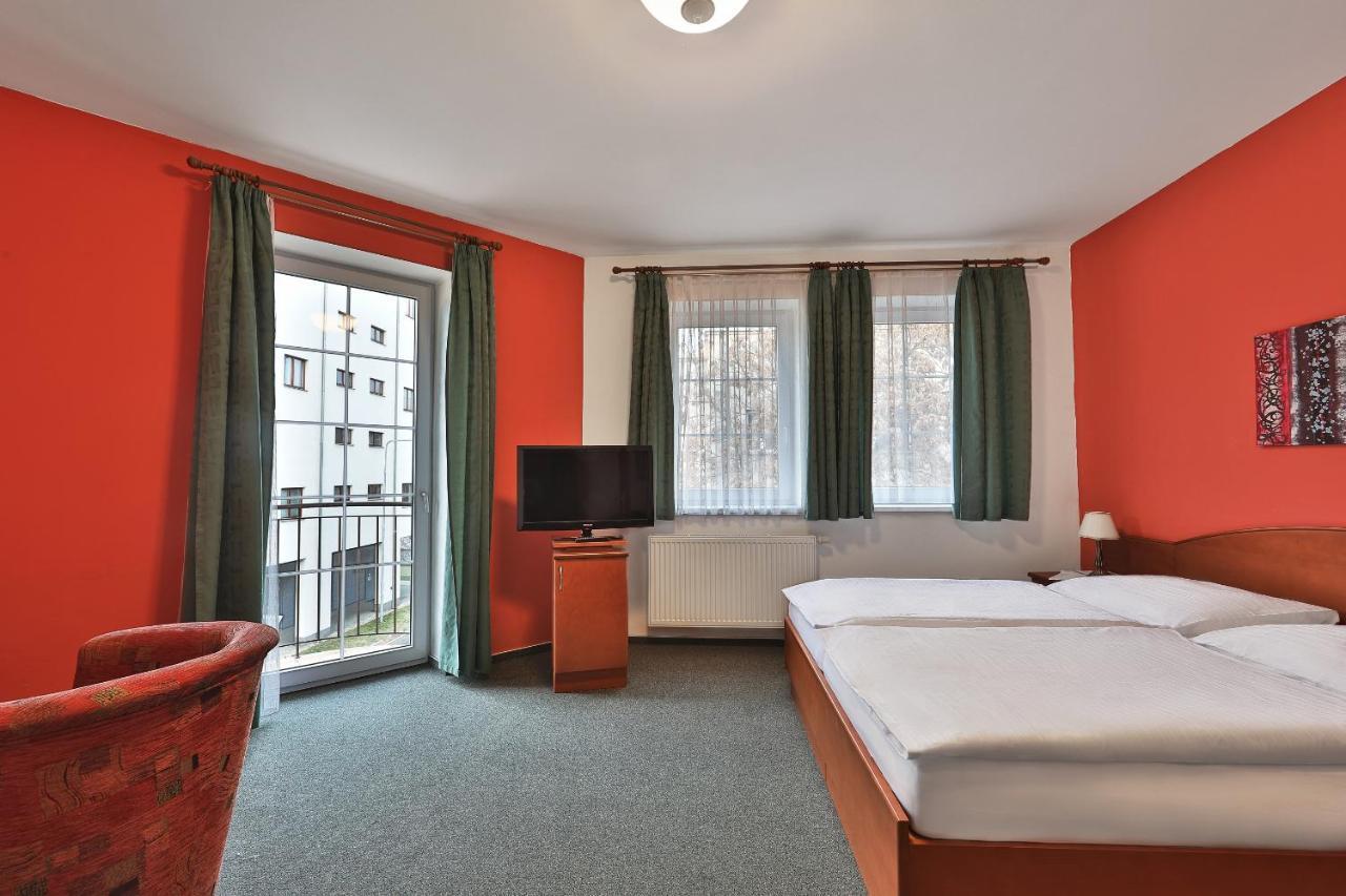 โฮเต็ล แอตทิค Hotel ปราก ภายนอก รูปภาพ