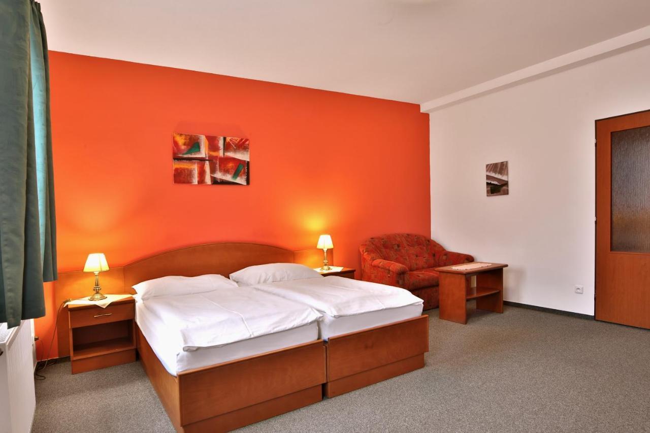 โฮเต็ล แอตทิค Hotel ปราก ภายนอก รูปภาพ