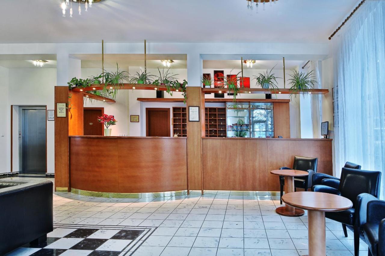 โฮเต็ล แอตทิค Hotel ปราก ภายนอก รูปภาพ